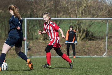 Bild 63 - C-Juniorinnen TSV Zarpen - TuS Tensfeld : Ergebnis: 2:1